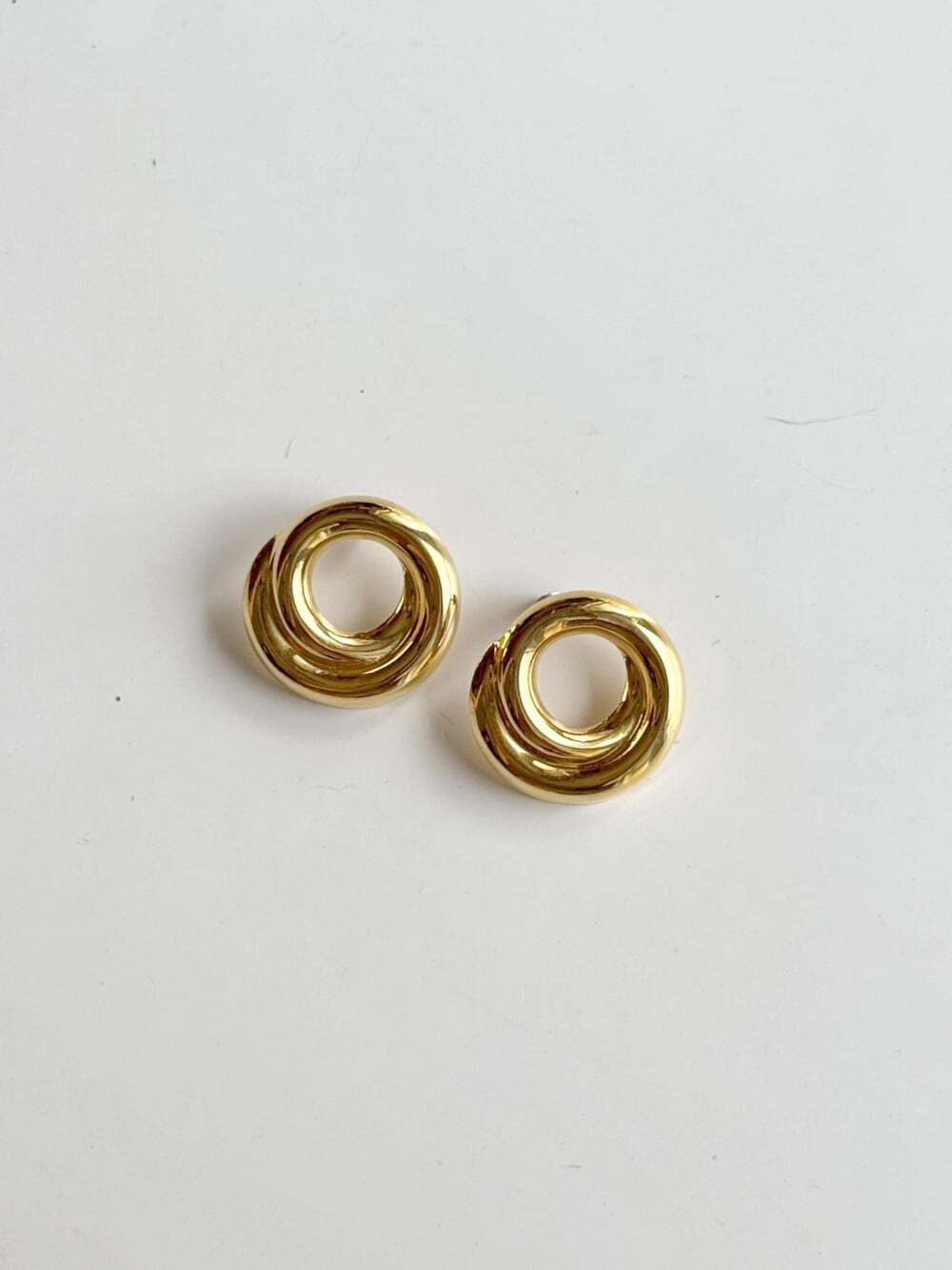 Vintage Gold Tone Circle Stud Earrings